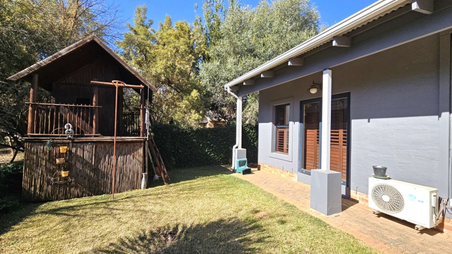 5 Bedroom Property for Sale in The Coves North West